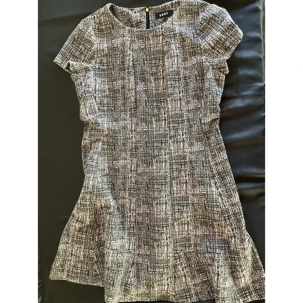 DKNY Women's Dress Size 14 Black White Geometric Short Sleeve Knee Length - Picture 1 of 15